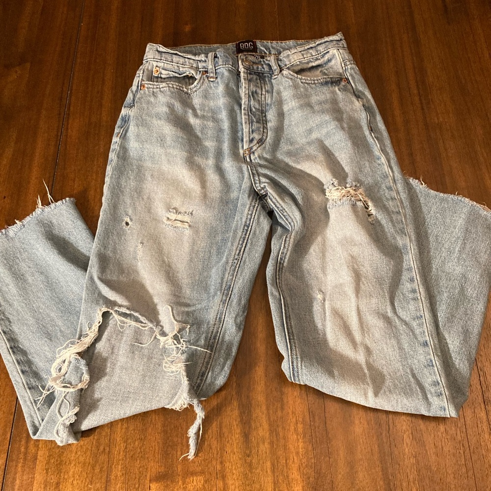 BDG Urban Outfitters Straight leg light washed ripped jeans - size 26